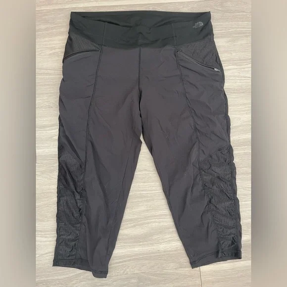 The north face grey women’s Aphrodite 2.0 rouched capri legging pants - Picture 2 of 4